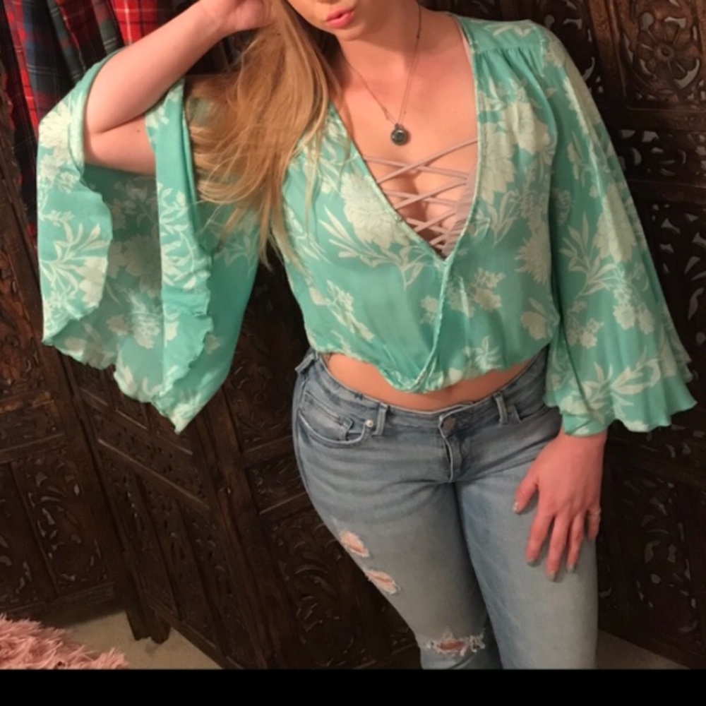 Green and white floral flowy sleeve plunge neck Top and Strappy Bralette Set